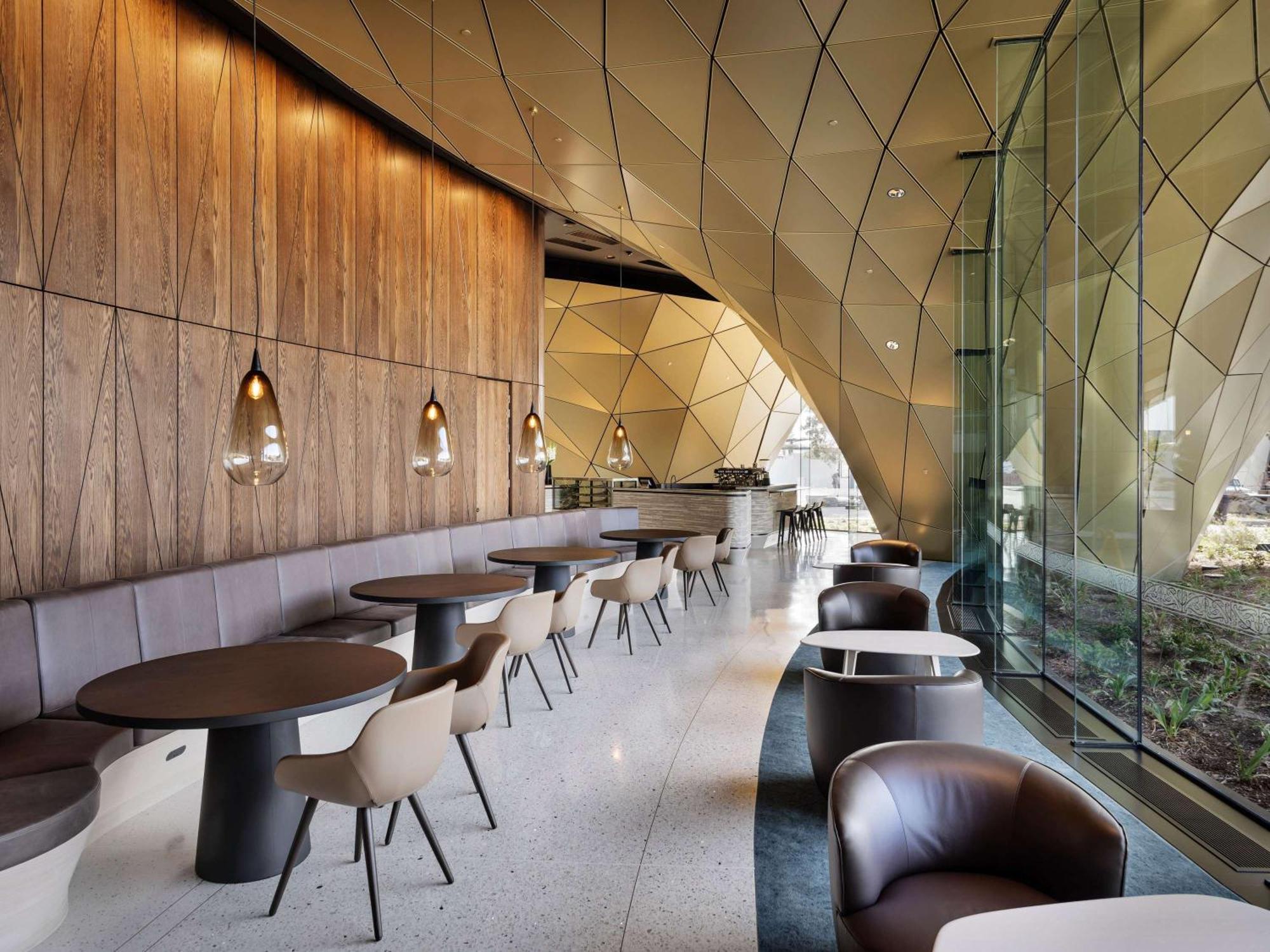 Hotel Pullman Auckland Airport Esterno foto The interior of the lounge